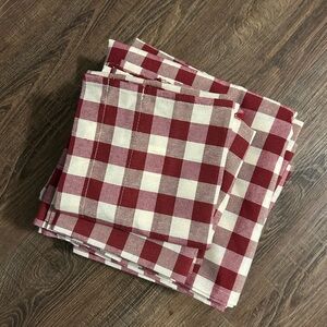 Red and White Checkered Curtain Set